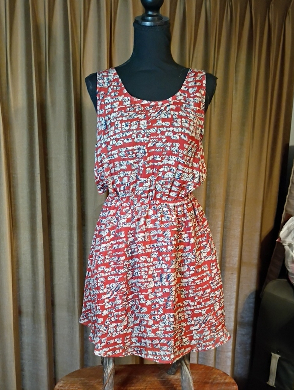 Women’s Sleeveless Printed Red Dress With Open Lower Back